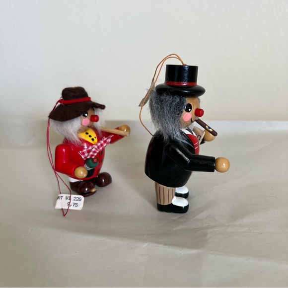 (2) Kathe Wohlfahrt Wooden Ornaments Hobo and Smoker w/tags - Picture 4 of 5